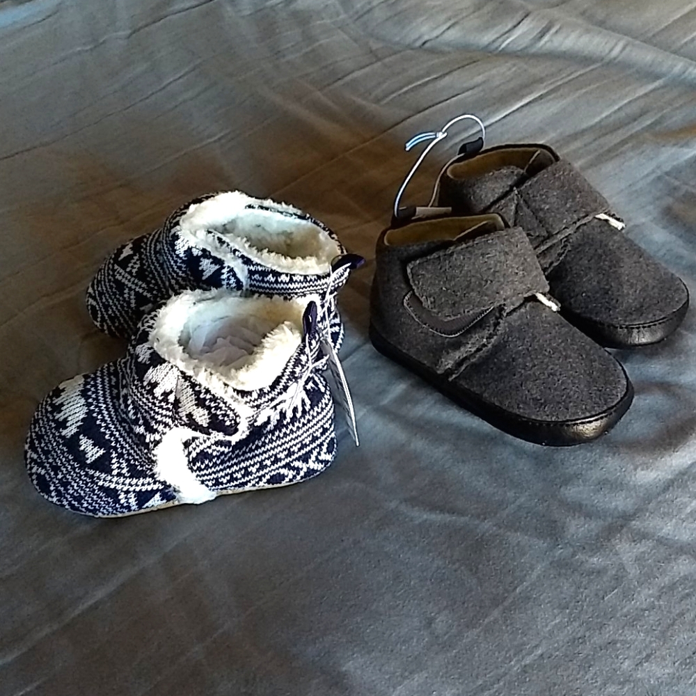 NWT 2 pairs baby soft sole shoes moccasins